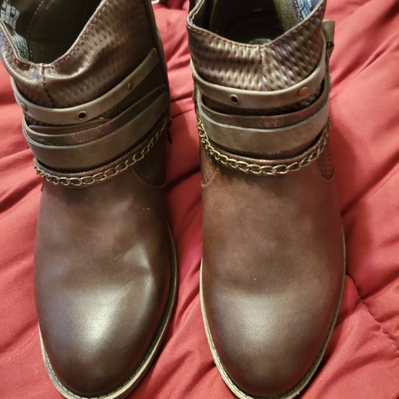 SO brown ankle boots. - Picture 1 of 5